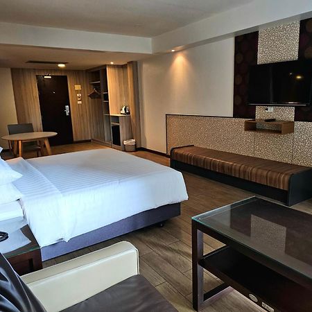 Dynasty Grande Hotel Bangkok Exterior photo