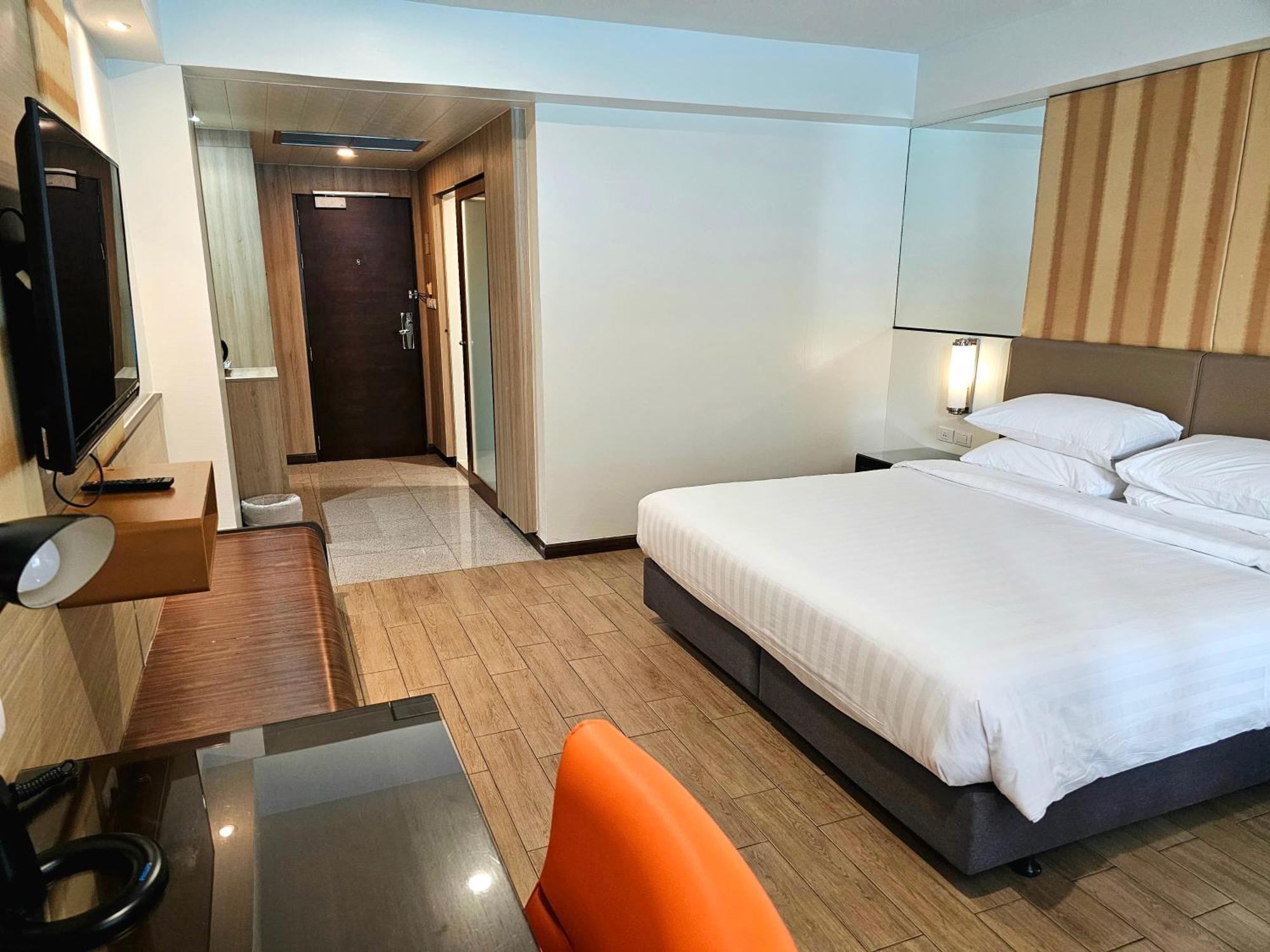 Dynasty Grande Hotel Bangkok Exterior photo