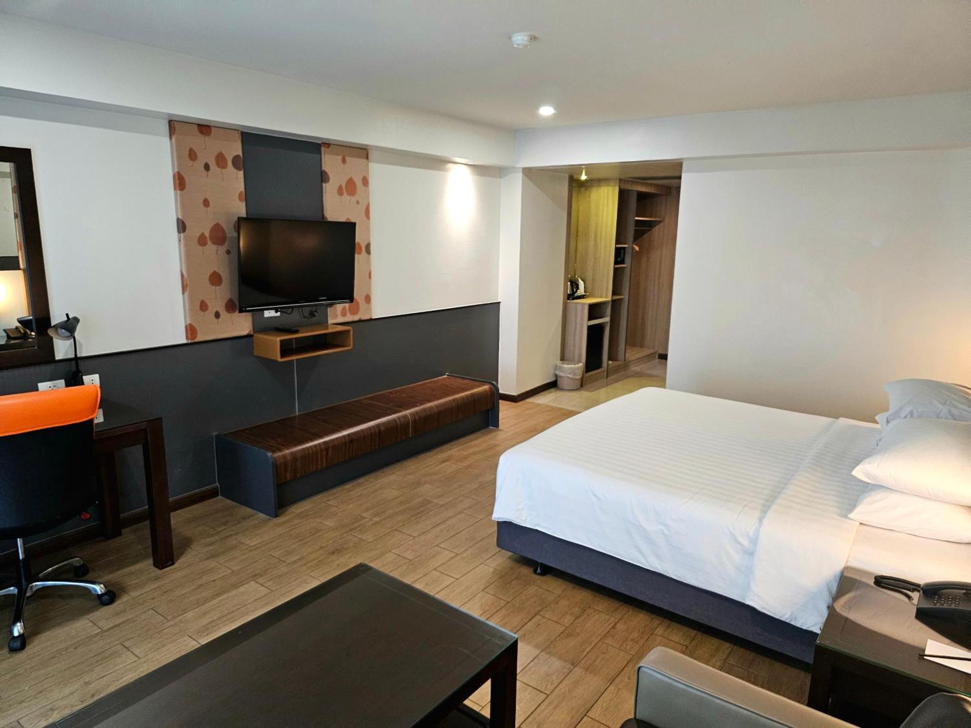 Dynasty Grande Hotel Bangkok Exterior photo