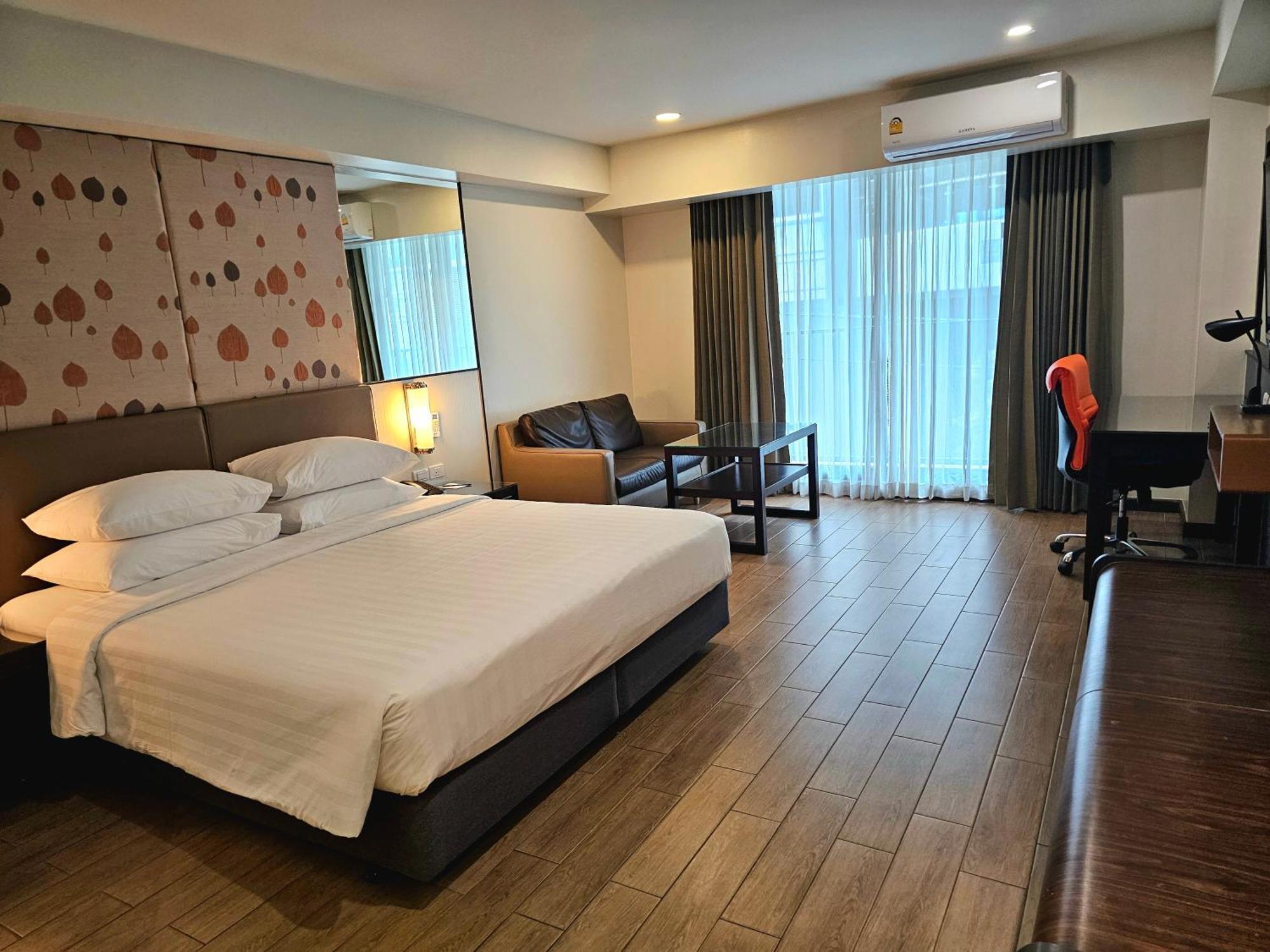 Dynasty Grande Hotel Bangkok Exterior photo